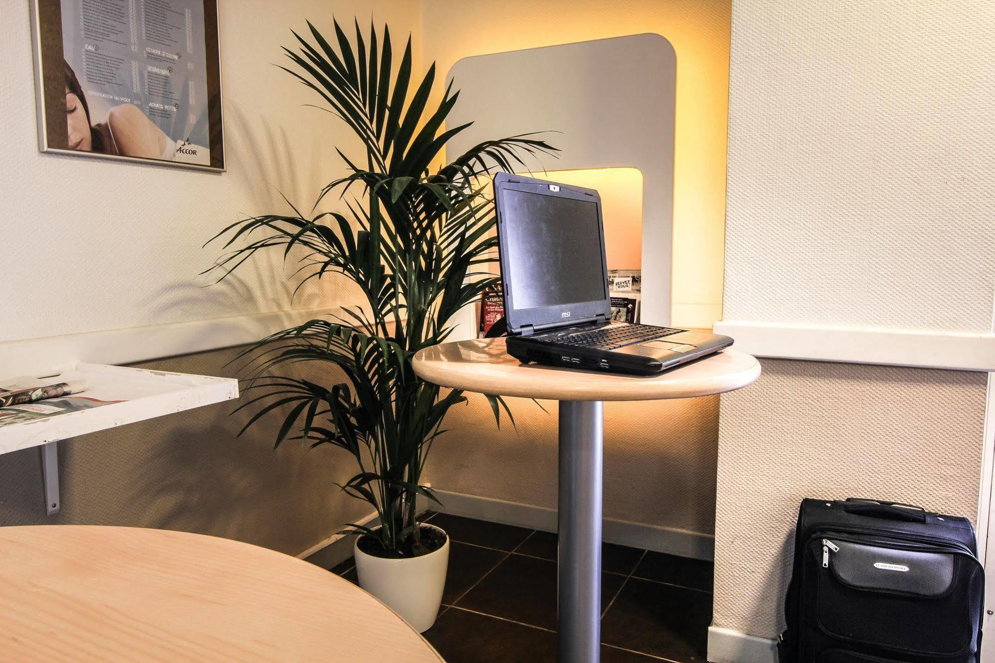 Ibis Budget Châteaudun מראה חיצוני תמונה